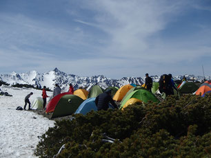 北アルプス　蝶ヶ岳　雪山　登山ツアー