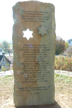 Die Gedenkstele auf dem Jüdischen Friedhof in Attendorn