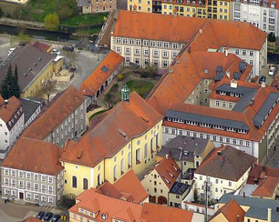 Ehemaliges Salesianerinnenkloster Amberg (http://www.oberpfalz-luftbild.de/amberg.htm).