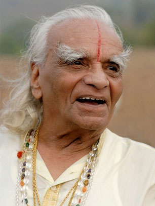 Bellur Krishnamachar Sundararaja Iyengar 