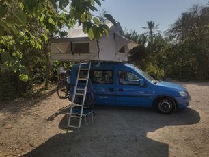 Camping Malvarrosa de Corinto. Man spricht und schimpft auf deutsch.😃