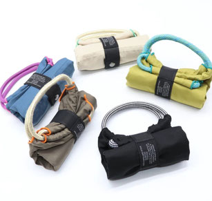 無地カラーソックス  385円→180円(税込)