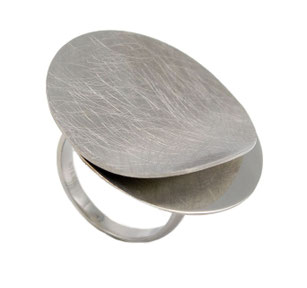 Edelstahl Ring RH471 mit überlappenden Plättchen