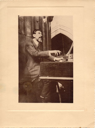 Victor Franc aux orgues de St Laurent