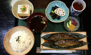 本巣,根尾,真正,糸貫,岐阜,山県,大垣,揖斐,大野,樽見,板取,関,美濃,洞戸,福井,喫茶,ランチ,昼食,休憩,カフェ,コーヒー,珈琲,鮎,アユ,あゆ,鮎料理,あまご,アマゴ,川魚,清流,淡墨桜,薄墨桜,温泉,根尾谷,断層,おみやげ,土産,食事,珍味,贈答,郷土料理,ネットショッピング,オムライス,昭和レトロ,昔ながら,懐かしい味,鉄板スパゲティ,パスタ,おふくろの味,花見,桜,さくら,観光,旅行,ローカル線,樽見鉄道,電車,田舎,トラベル,山間,自然,友釣り,お茶漬け,ひつまぶし,トンカツ,からあげ