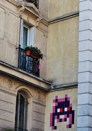 Space invader, rue de la Fidélité, 10ème