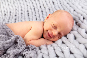Babyfotografie, Nordfriesland, Fotografin, beachtenswert fotografie, newborn, Newbornshooting, Fotoshooting, Babyfotograf, Neugeborene fotografieren
