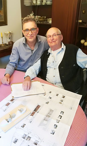 Der 99-jährige Zeitzeuge Harro Altenburg im Gespräch mit dem Architekten und Autor Reinhard Saalfeld.