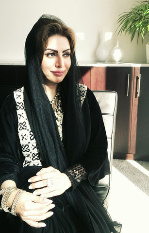 Kuratorin Mariam Al Suwaidi