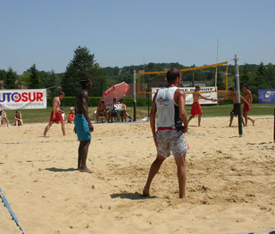 Terrain de beach-volley - Sauvagnon - Tourisme & Loisirs Coteaux Béarn Madiran