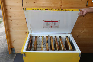 Chemiefreie Milbenbekämpfung mit dem Varroa-Controller