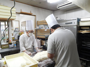 横浜市 中区 末吉町 手作りパン パン工房 カメヤ  パン作り