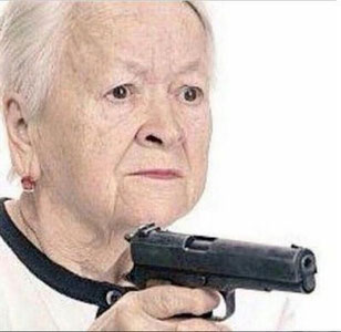 grand-mère, pistolet, grandma, angry, gun