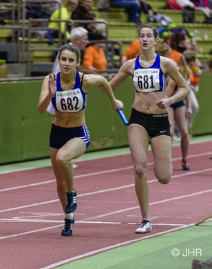 Johanna Gries (hinten) und Jamira Lauf (vorne) wollen mit ihren Staffelpartnerinnen Nike Dangelmaier und Hannah Schoofs die DM-Norm in Dortmund knacken. (Foto: Jan-Hendrik Ridder)