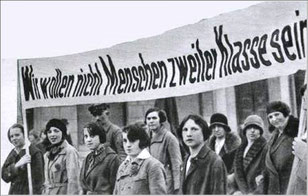 Frauen-Demonstration in den 1960er Jahren in der BRD. Quelle: feste-kämpfe-4