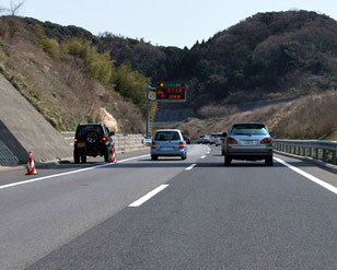 高速道路で故障