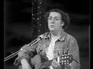 chanson engagée coluche