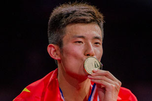 Chen Long freut sich über WM-Gold / Foto: Bernd Bauer