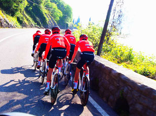 viele Radsport-Teams trainierten hier für den Giro