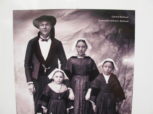 der bretonische Photograph Gerard Baillard mit seiner Familie