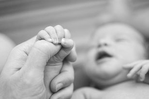 Welche Veränderungen erlebt ein Kind, das geboren wird? 