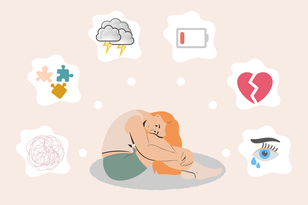 Grafik mit einem Mädchen, um das herum verschiedene Symbole für psychische Probleme schweben: Gewitterwolken, ein leerer Akku, tränende Augen, ein gebrochenes Herz, ein Puzzle, das durcheinander ist.
