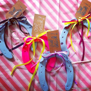 Hufeisen; Geschenkidee; Köln; Geldgeschenk; Geschenk zur Geburt; Geschenkidee Baby; Geschenkidee Geburtstag; Hufeisen; Caballo Couture;
