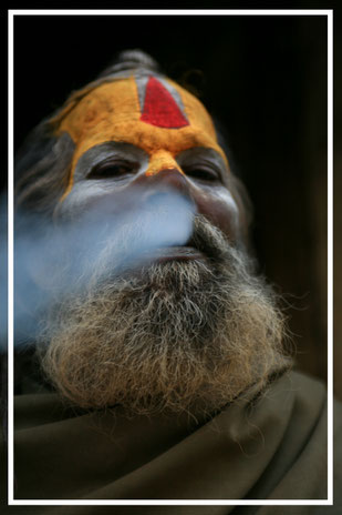 Sadhus-Tempel-Kathmandu-B880