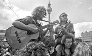 © Siebrand Rehberg - Weltfestspiele der Jugend und Studenten am Alexanderplatz 1973