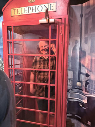 30 Mal hat das Telefon nun bei Dominik geklingelt ... zum Gratulieren. Wir schließen uns den Glückwünschen zum runden Geburtstag an