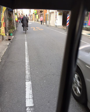 狭い道でも 傘下はセイフティーゾーン