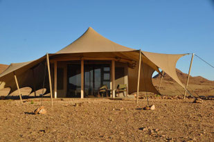 Namibia Sossusvlei Lodge: © Desert Hills Glamping Camp