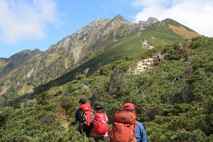 西穂高岳を目指す