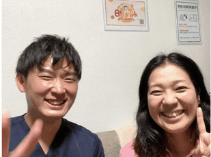 頭痛がない嬉しさを表現した写真