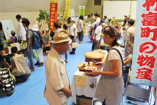 2015年の産業まつりの様子。今回の中止は八重山青年会議所が主催して初めて(資料写真)