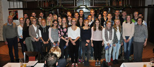 Das Gruppenfoto der Jahresabschlussfeier zeigt einen Großteil der in der DLV-Bestenliste vertretenen Athleten.