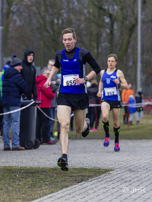 Marcel Eckers bewältigte die 6890 Meter lange Strecke der Männer in einem eindrucksvollen Start-Ziel-Sieg. (Foto: Jan-Hendrik Ridder)