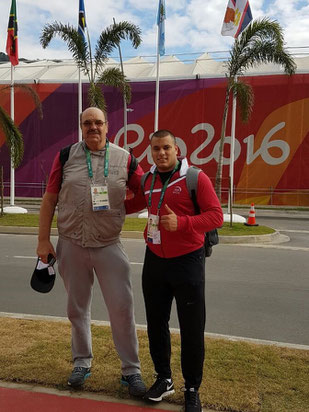 Ashraf Amgad Elseify (rechts) und sein Trainer Alexey Malykov freuen sich über das hervorragende Ergebnis bei den Olympischen Spielen in Rio.