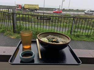 P03　道の駅潮見坂テラス席でランチ