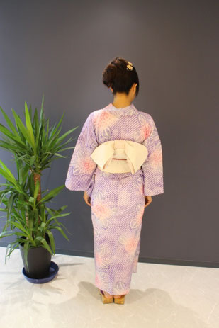 美容院での着付けなら、ヘアアレンジも一緒にできますよ。