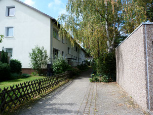 Helle 3ZKB mit Balkon, extra Souterrain Zimmer und Garage - PWI 9516