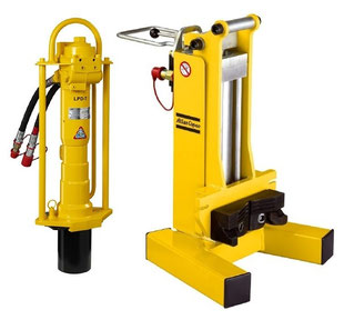 Enfonce et arrache pieux Atlas copco