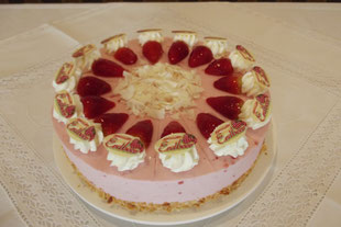 Joghurt - Erdbeer - Torte