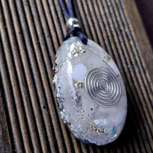 Orgonit Powerstone "Spirale" Energie-Anhänger | Edelstein Heilstein Schmuck