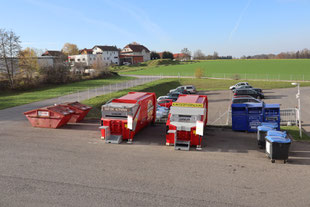 Sammelstelle für Wertstoffe und Altstoffe mittels Presscontainer