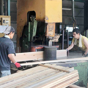 瓦桟木の製材