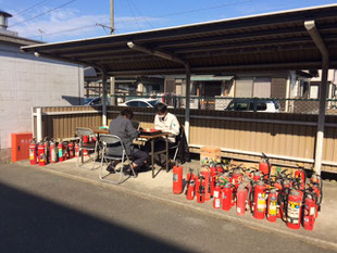 平成30年11月11日(日)浜松市西消防署にて不要消火器回収しました