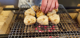 岐阜鮎 大垣ランチ　天然鮎 夫婦 食事 記念日 お祝い 誕生日 還暦 結婚記念日 お友達 女友達 焼きおにぎり 垂井 本巣 関ケ原 羽島 瑞穂市 安八 池田 揖斐川 海津 接待 助六 みよし亭 女子会 飛騨牛 美味しい 和食 人気 祝日 古希 喜寿 米寿 家族 空間 日本料理 両親 敬老の日 出汁 鰻 貸切 車いす 法要 美味しい ガラス張り 助六 西京焼き 鮭 みよし亭 お取り寄せ 大垣通販 時短 冷凍食品 記念日 簡単 惣菜 西京焼き みよし亭 持ち帰り 大垣プリン 大垣ディナー 