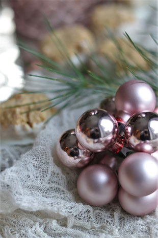 rosa Weihnachtskugeln