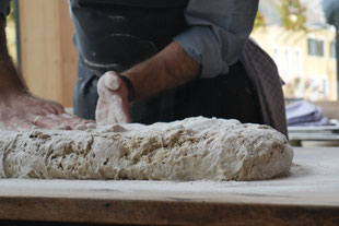 Brot backen im Stiegl Gut